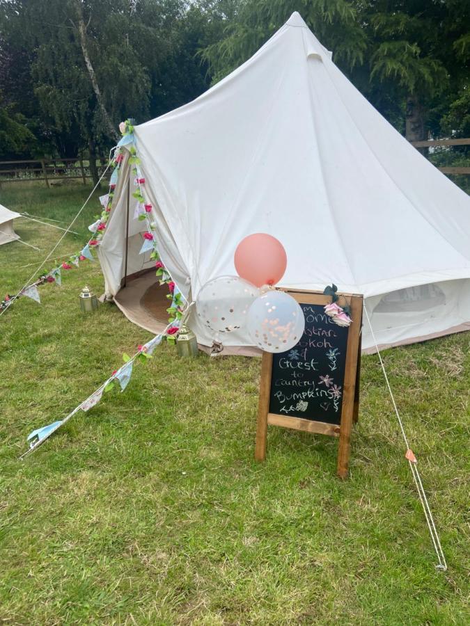 Country Bumpkins Luxury Glamping Hotel Wellingore Bagian luar foto