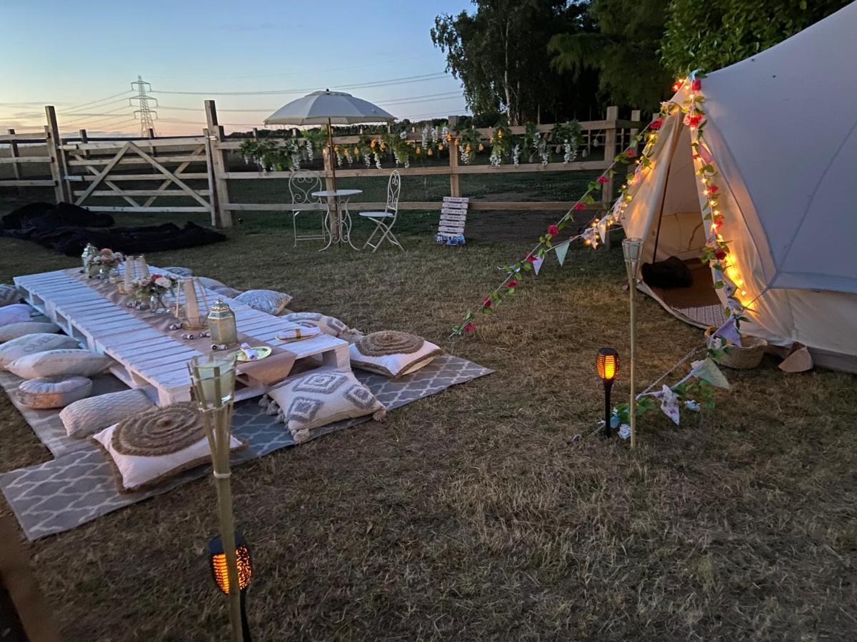 Country Bumpkins Luxury Glamping Hotel Wellingore Bagian luar foto