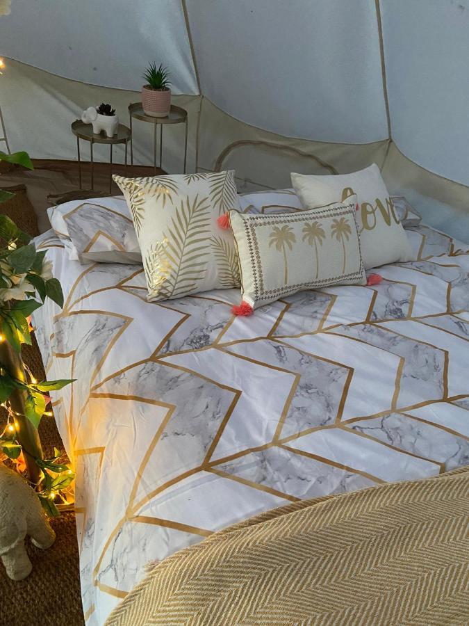 Country Bumpkins Luxury Glamping Hotel Wellingore Bagian luar foto