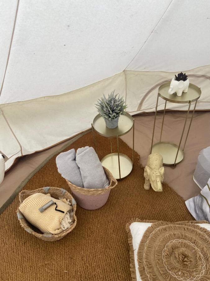 Country Bumpkins Luxury Glamping Hotel Wellingore Bagian luar foto