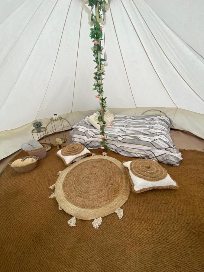 Country Bumpkins Luxury Glamping Hotel Wellingore Bagian luar foto