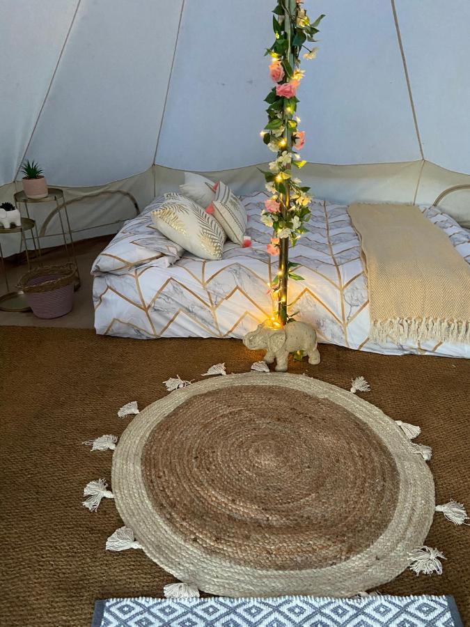 Country Bumpkins Luxury Glamping Hotel Wellingore Bagian luar foto