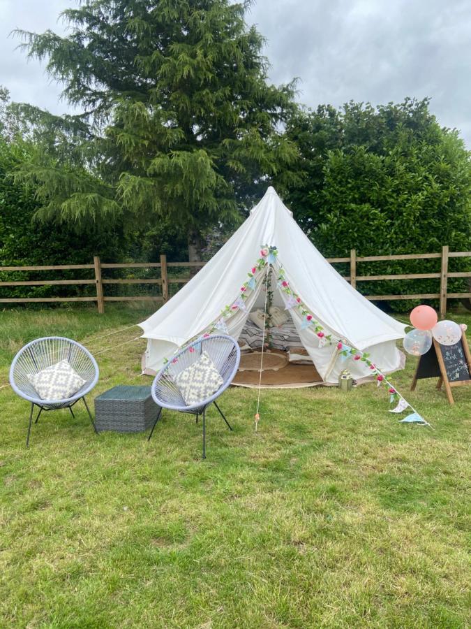 Country Bumpkins Luxury Glamping Hotel Wellingore Bagian luar foto