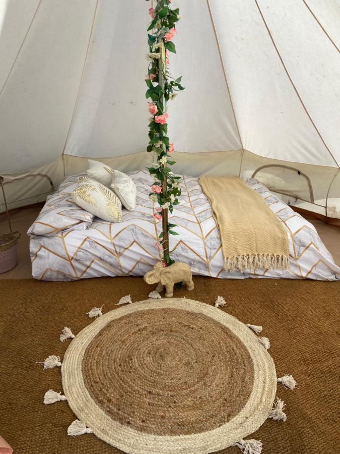 Country Bumpkins Luxury Glamping Hotel Wellingore Bagian luar foto