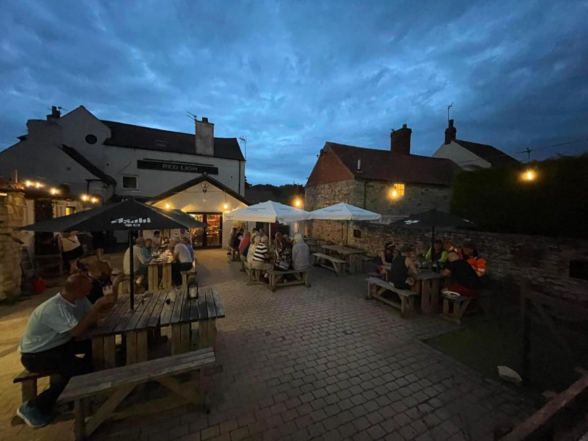 Country Bumpkins Luxury Glamping Hotel Wellingore Bagian luar foto