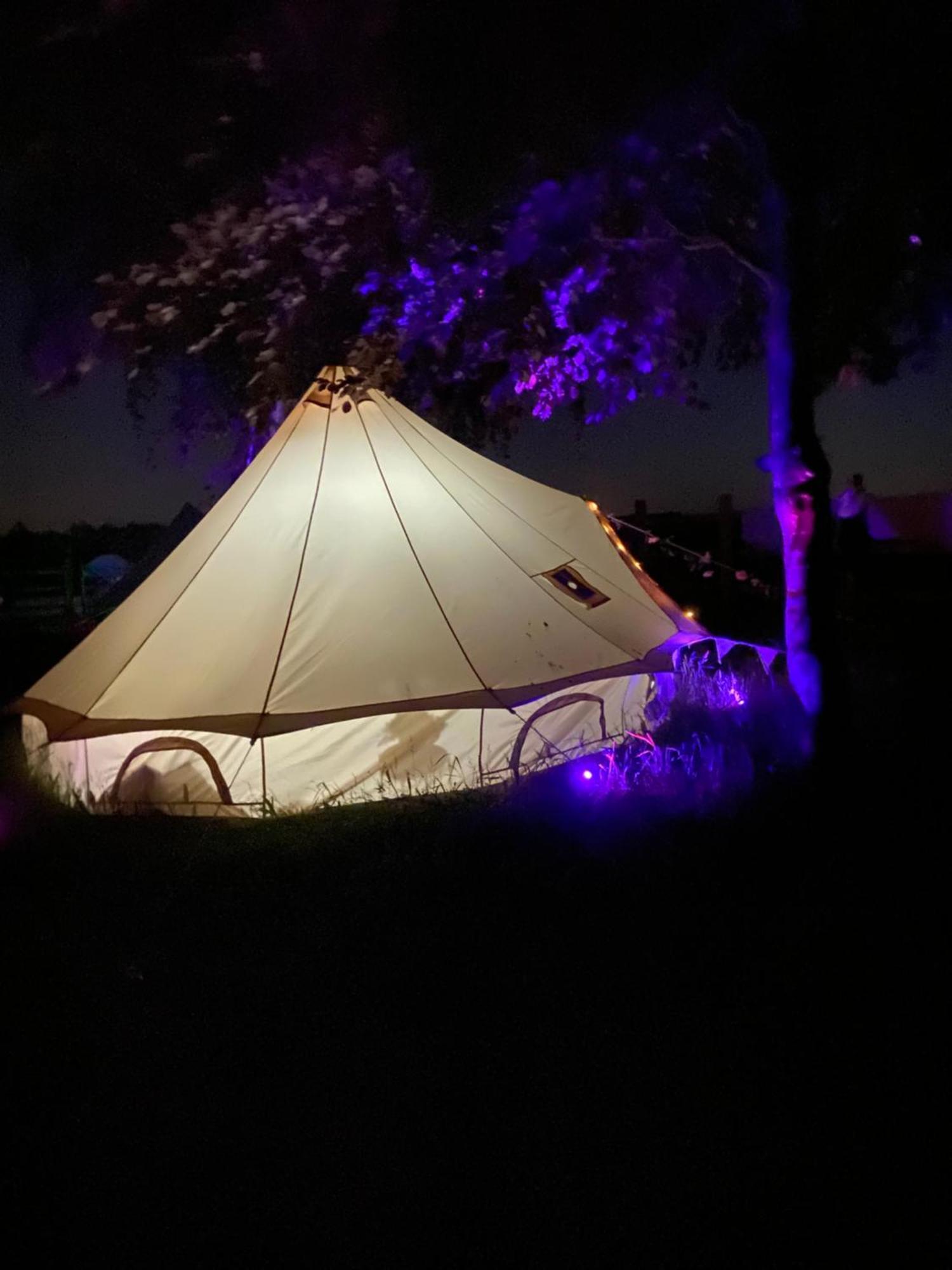 Country Bumpkins Luxury Glamping Hotel Wellingore Bagian luar foto