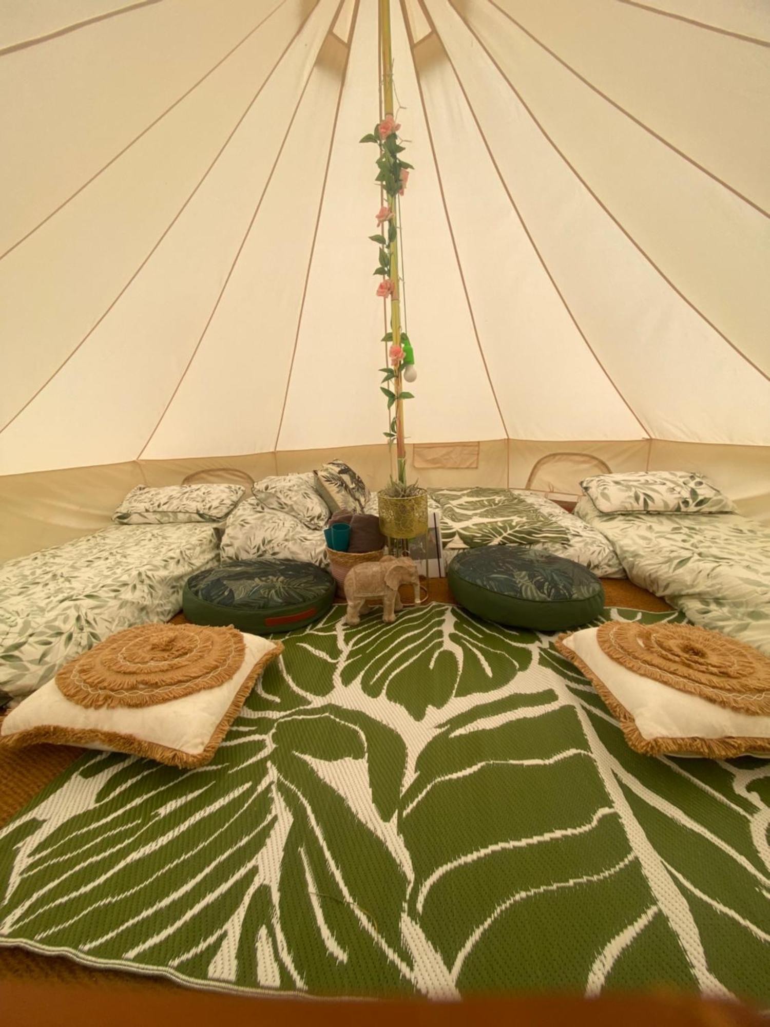 Country Bumpkins Luxury Glamping Hotel Wellingore Bagian luar foto