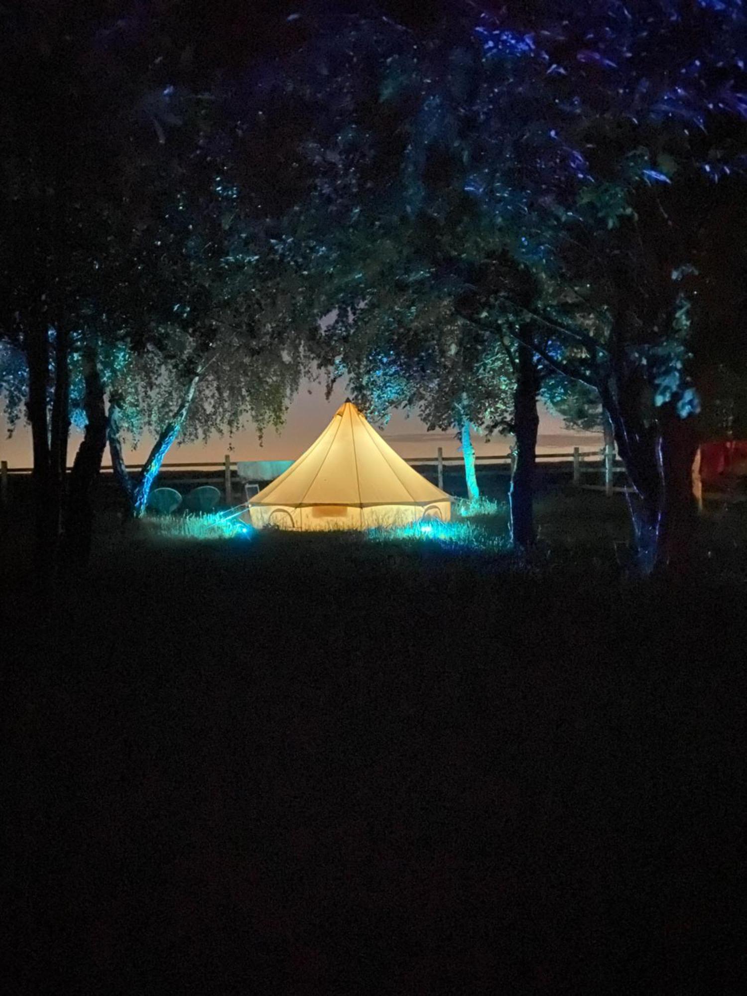 Country Bumpkins Luxury Glamping Hotel Wellingore Bagian luar foto