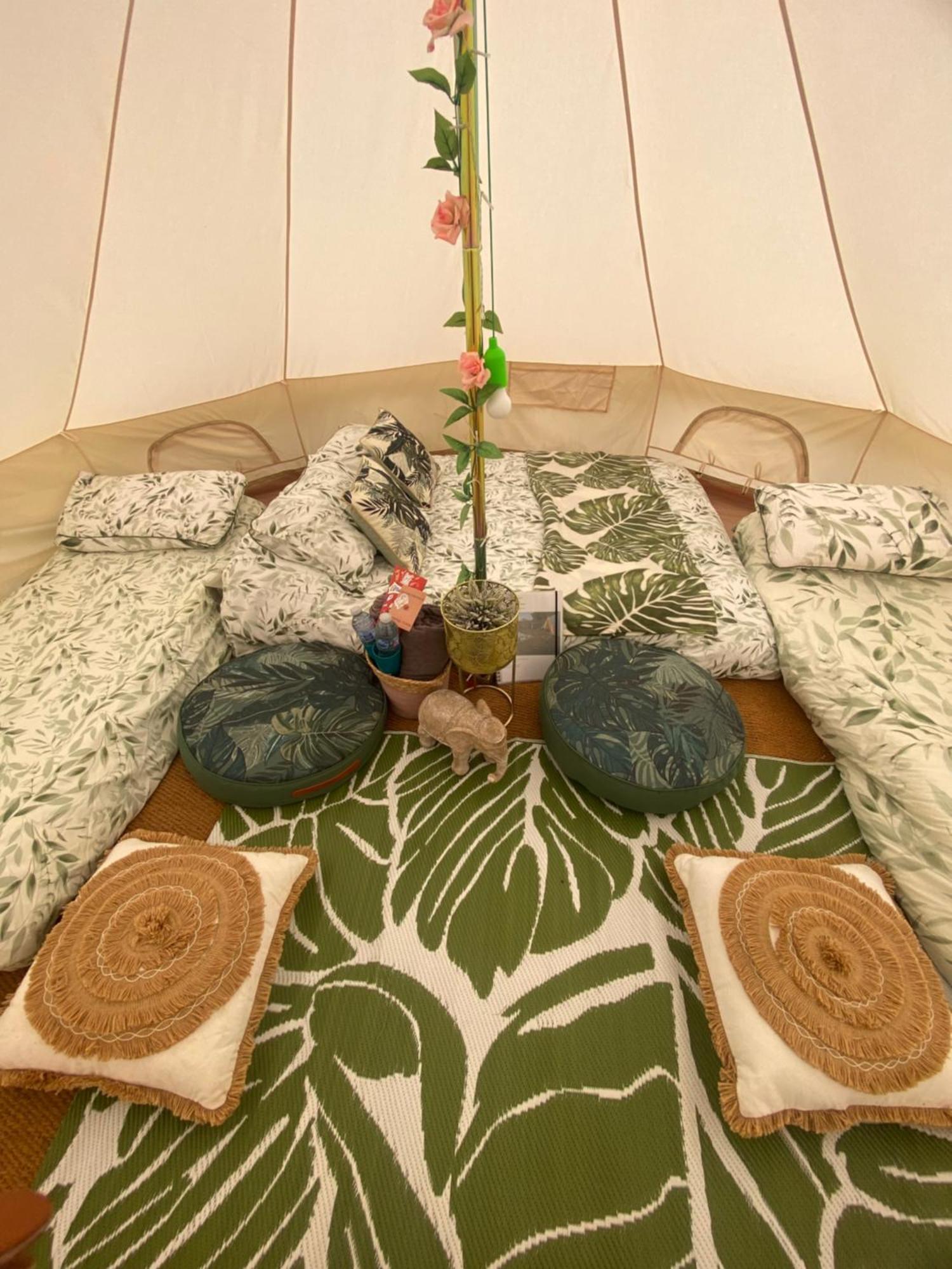 Country Bumpkins Luxury Glamping Hotel Wellingore Bagian luar foto