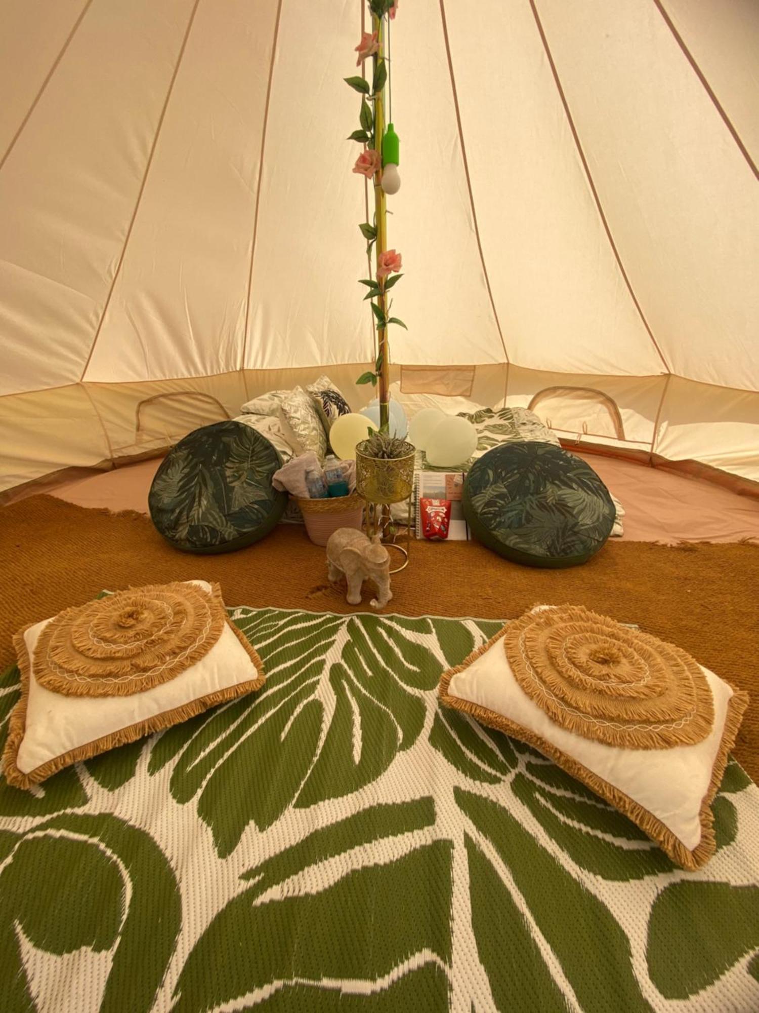 Country Bumpkins Luxury Glamping Hotel Wellingore Bagian luar foto